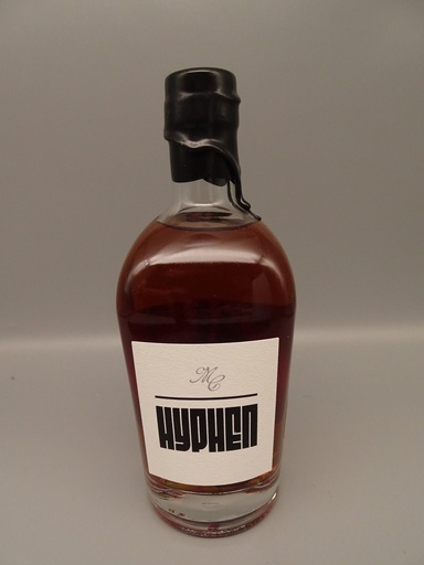 Michel Couvreur HYPHEN Double Malt 2006/2016 bottled 2024 Cask Strength 49% 500ml Karaffe in Holzbox